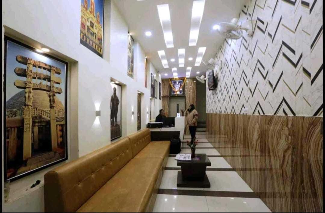 מלון בהופאל Oyo Shree Balaji Tower מראה חיצוני תמונה